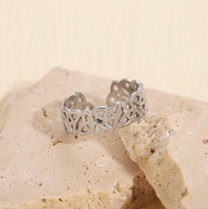 Heritage Knotwork Harmony Ring
